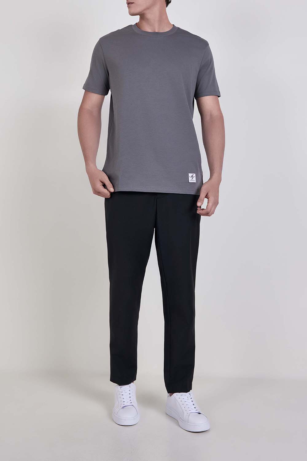 חולצת טי בגזרת סלים